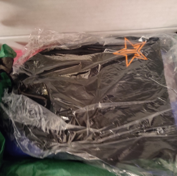 Jeffree Star Premium Halloween Mystery Box - Picture 3 of 6